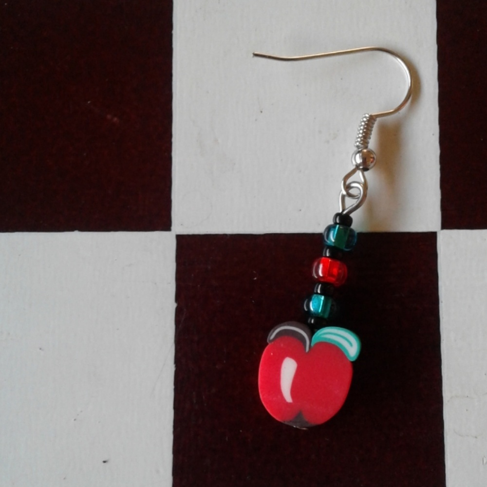NWT Handmade Fruit Dangle Earrings Apple - Picture 3 of 4
